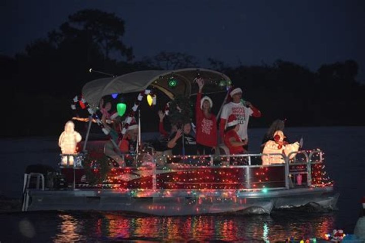 Jiggs Landing Holiday Boat Parade