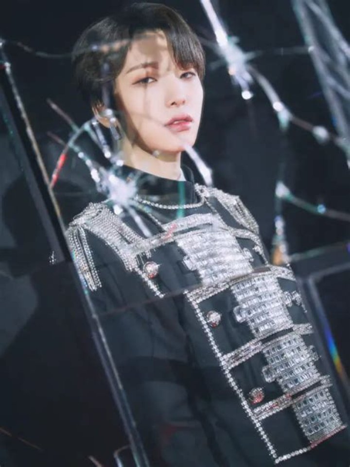 ONEUS Binary Code – Black Mirror Concept Photos (HD/HQ)