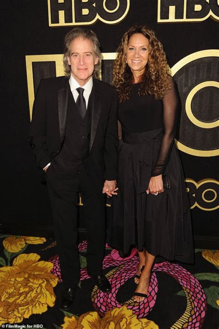 	Richard Lewis’ Wife Joyce Lapinsky Wiki, Age, Children and Family	