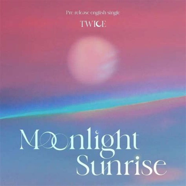 TWICE – Moonlight Sunrise