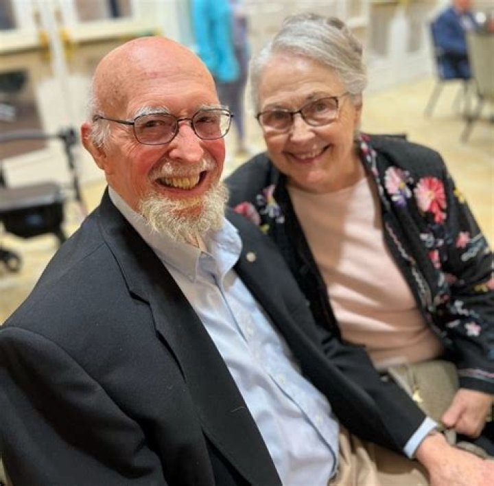 Warwick Davis Parents: Father Ashley Davis & Mother Susan J. Pain